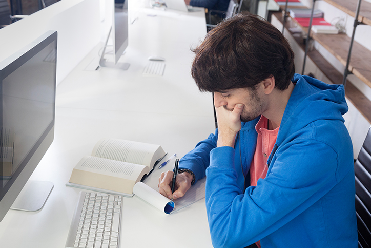 Entenda a diferença entre a tradução juramentada e a tradução técnica