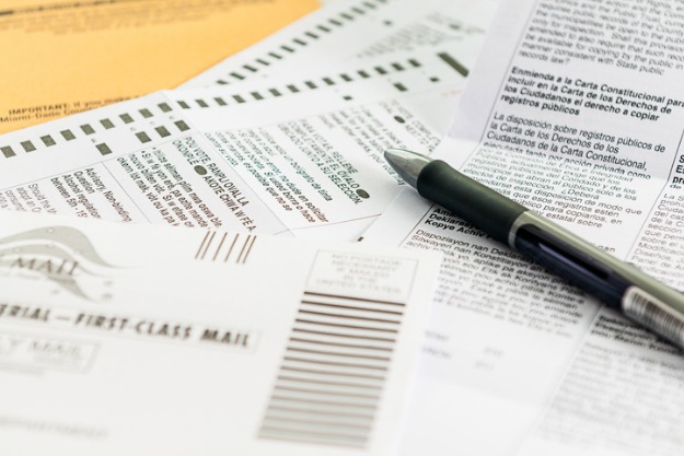 confira a importância do apostilamento de documentos e quando realizá-lo apostilamento de documentos sendo feito