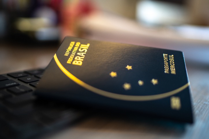 saiba alguns fatos sobre tirar o passaporte e seus custos