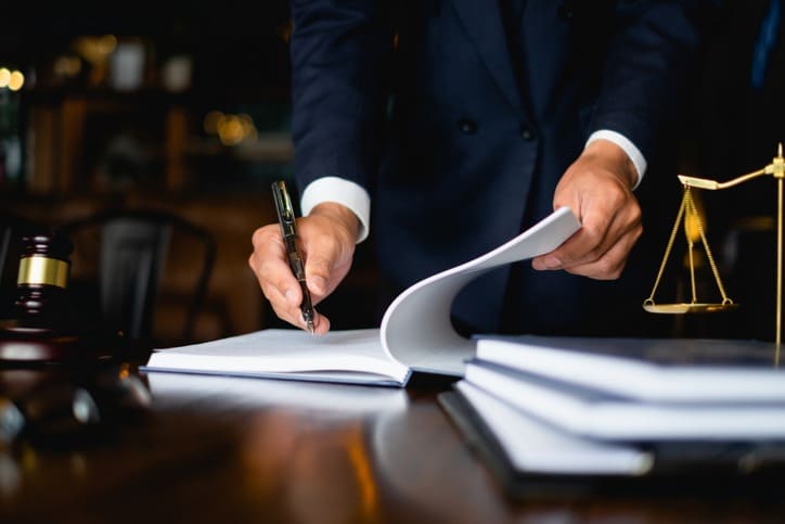 é necessário um advogado para a tradução jurídica?