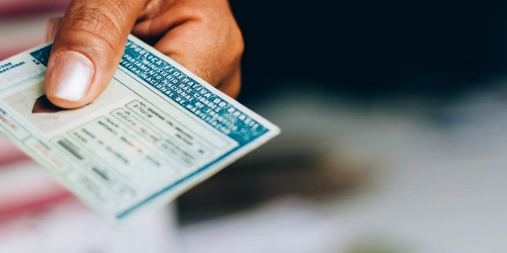 Imagem de carteira de habilitação representando tradução juramentada